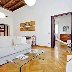 https://giulia-charme-my-extra-home.it-romehotels.com